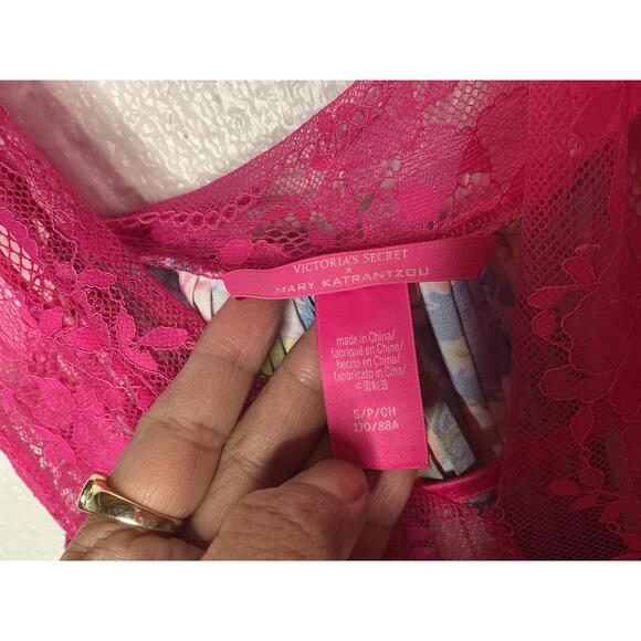 < Limited Edition Victoria’s Secret X Mary Katrantzou Lingerie Top > - Picture 3 of 5